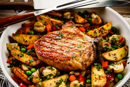 an easy one-pan fall meal of pork chops.