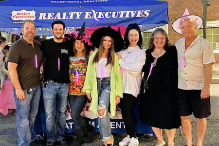 Andrea Martone and Platinum Agents at the Pink Witches Night Out event.