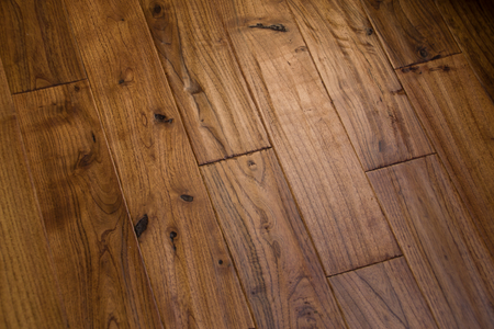 Hardwood flooring, one of the most elegant options for floor cover.